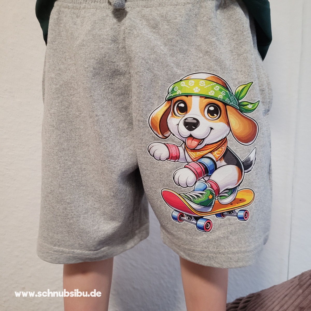 Bügelbild Hund auf Skateboard